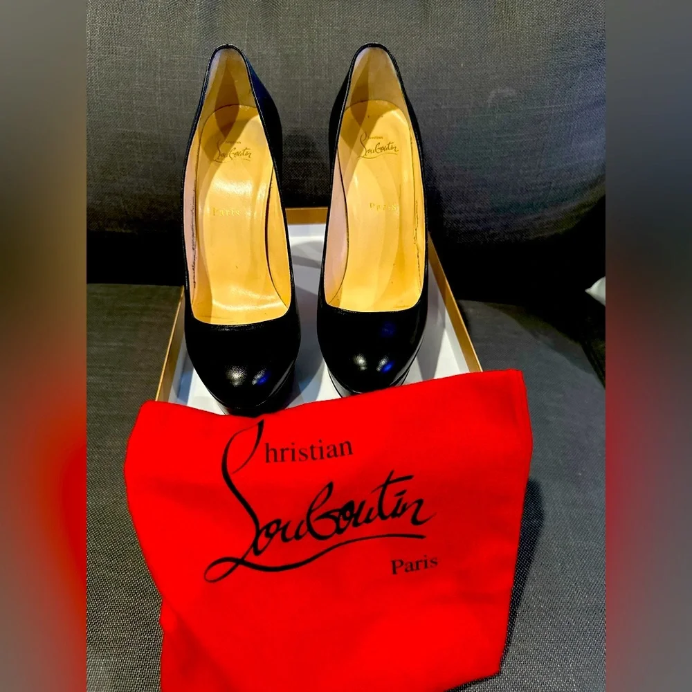 Christian Louboutin - Picture 1 of 4